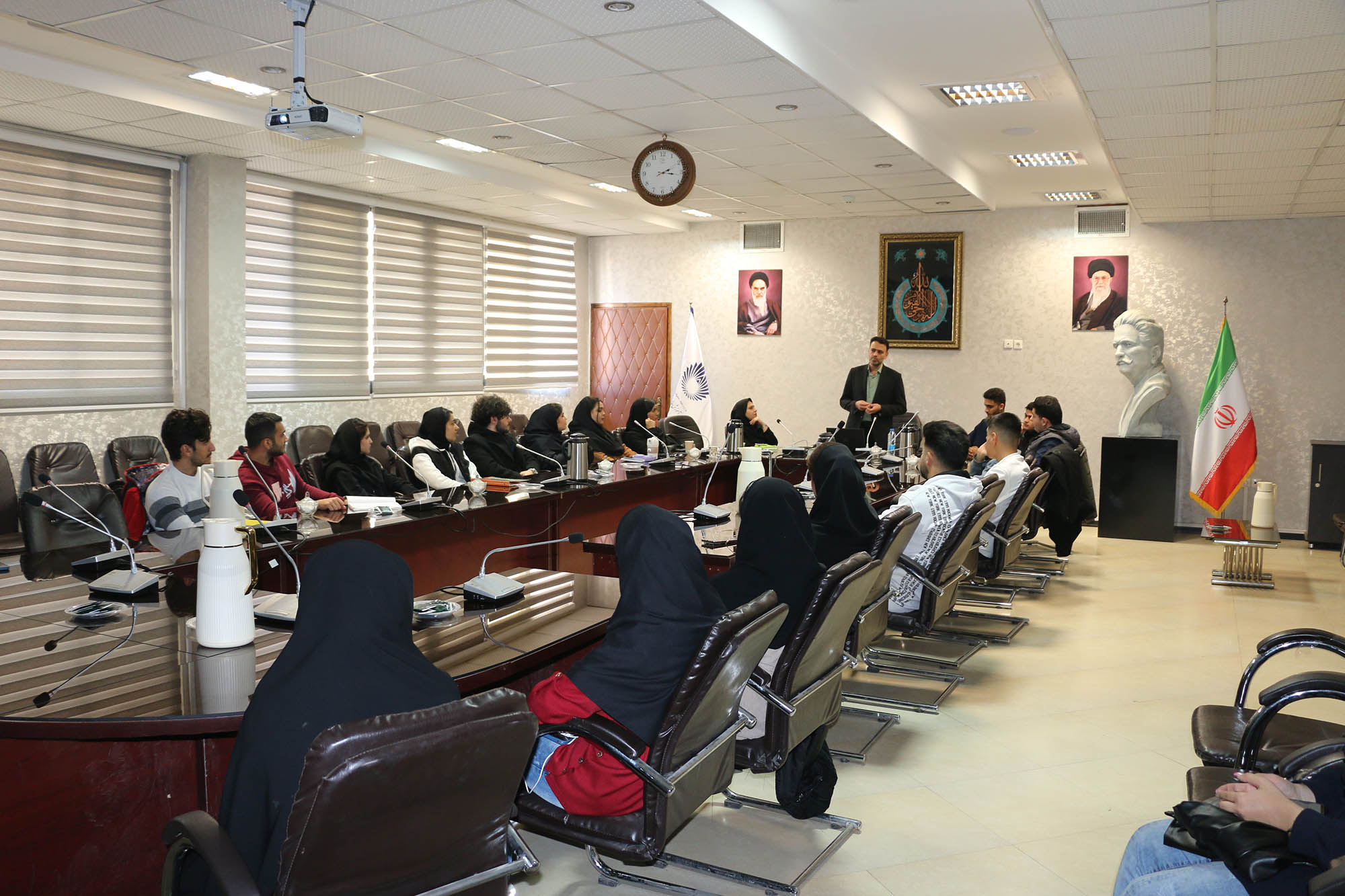 کارگاه «مدیریت در قاب تصویر» با رویکرد تحلیل فیلم