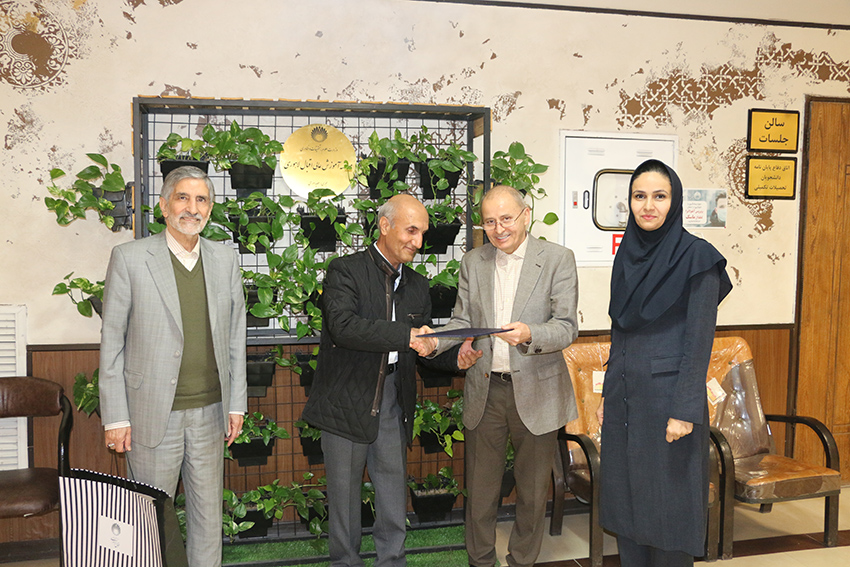 تقدیر از مهندس سعید میرزایی؛ از مدیران اسبق اداره آموزش موسسه آموزش عالی اقبال لاهوری