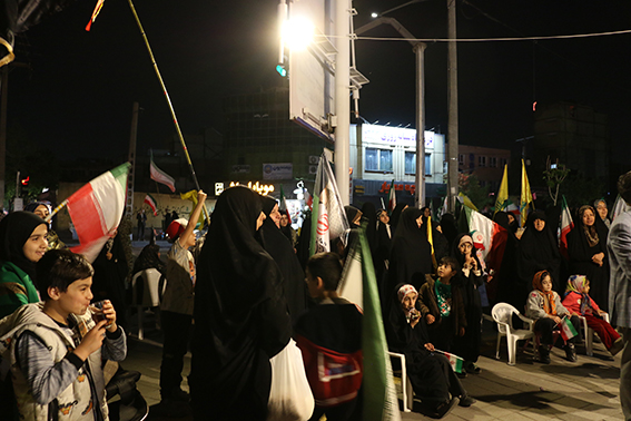 گردهمایی استادان، کارکنان و دانشجویان موسسه در کنار مردم، در تجمعات شبانه با محوریت "امید و همدلی"