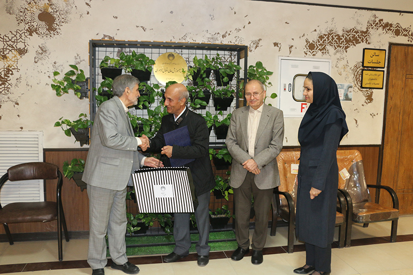 تقدیر از مهندس سعید میرزایی؛ از مدیران اسبق اداره آموزش موسسه آموزش عالی اقبال لاهوری