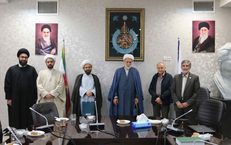 برگزاری مراسم تکریم و معارفه امام جماعت مؤسسه آموزش عالی اقبال لاهوری