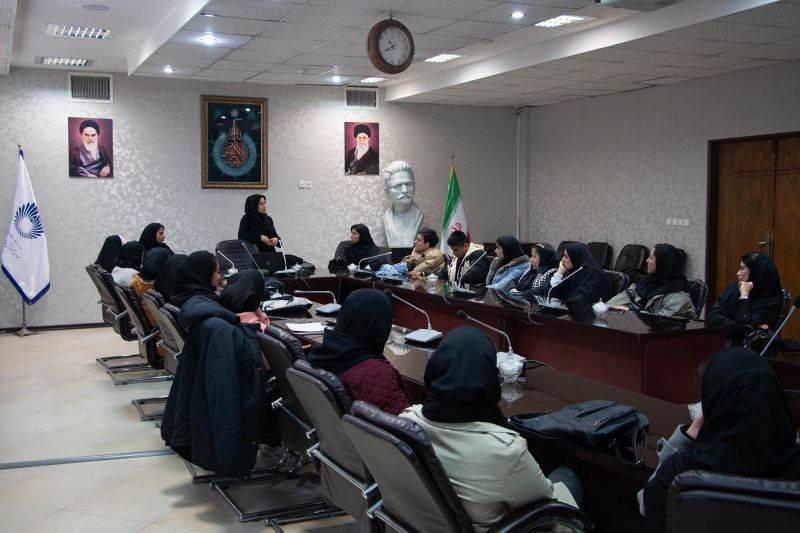 کارگاه آموزشی «مهارت‌های پیش از ازدواج و تقویت اعتمادبه‌نفس»