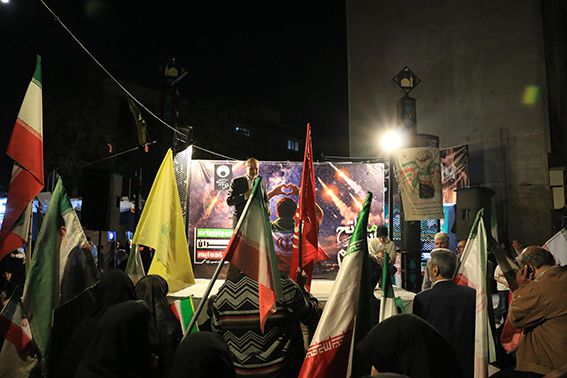 گردهمایی استادان، کارکنان و دانشجویان موسسه در کنار مردم، در تجمعات شبانه با محوریت "امید و همدلی"