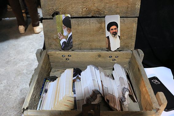 گردهمایی استادان، کارکنان و دانشجویان موسسه در کنار مردم، در تجمعات شبانه با محوریت "امید و همدلی"