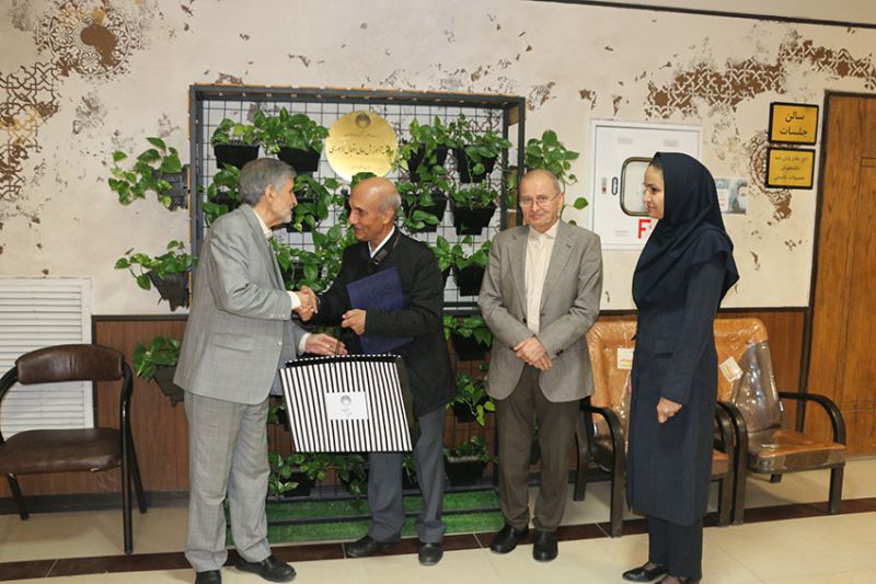 تقدیر از مهندس سعید میرزایی؛ از مدیران اسبق اداره آموزش موسسه آموزش عالی اقبال لاهوری